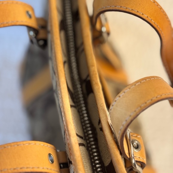 Coach Brown & Tan Hamptons Market Mini Signature Tote Bag - Picture 11 of 16